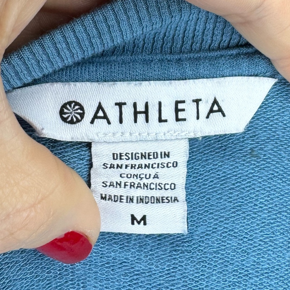 Athleta Blue V Neck Short Sleeve Sweatshirt Top Women's M - Picture 2 of 4